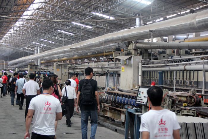 媒体记者团旅行永利yl23455瓷砖肇庆生产基地