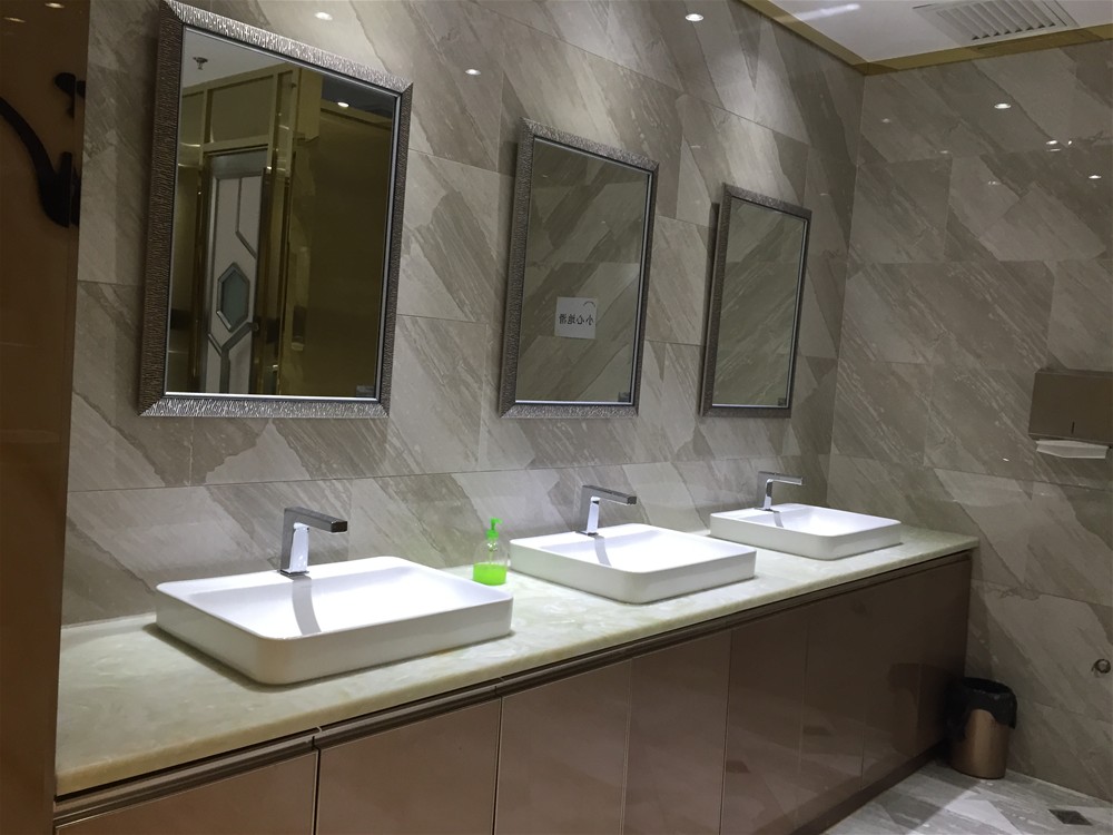 KTV洗手间墙、地面接纳永利yl23455瓷砖全抛釉爱丁堡-天堡石KYP8062铺贴