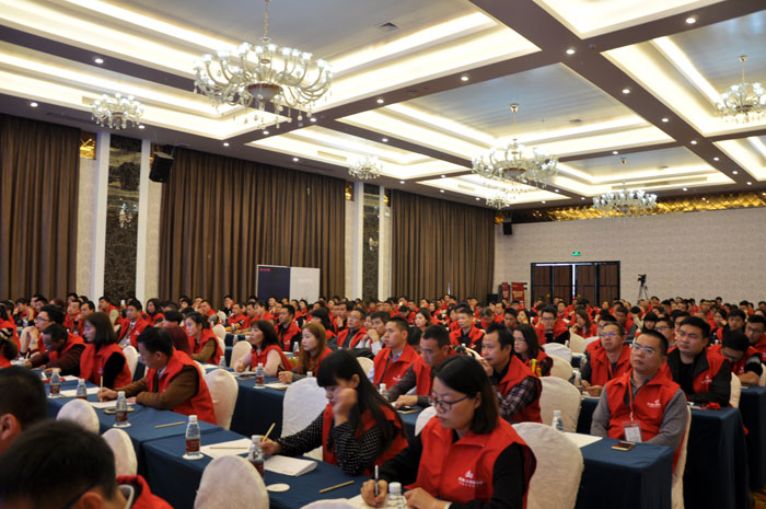 1月9日，，，，，，陶瓷一线品牌永利yl23455瓷砖2016年经销商财产会在宝隆国际大旅馆盛大举行。。。。。。