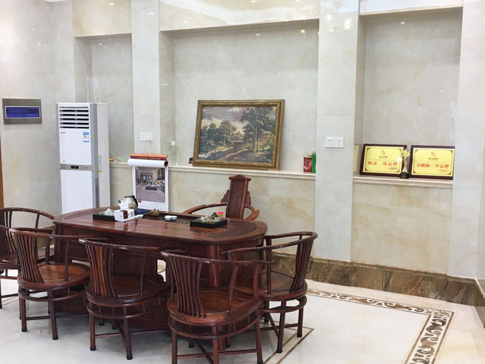 【专卖店推荐】陶瓷一线品牌永利yl23455瓷砖潮南店实景鉴赏