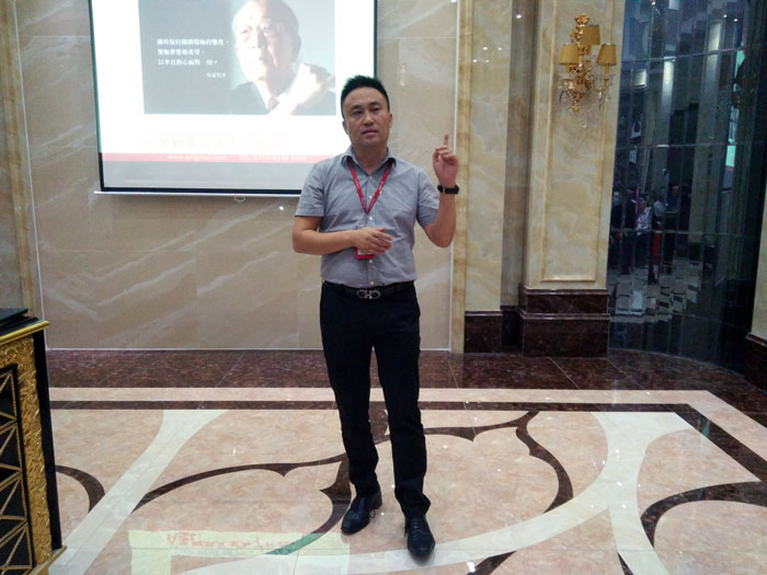 2017年11月2日晚，，，，生命不息，，，，学习不止永利yl23455法定学习日，，，，11月全公司职员学习会圆满竣事，，，，一起分享《干法》，，，，乐于事情，，，，开心生涯，，，，纵然在灾祸中，，，，只要拼命事情，，，，就能带来不可思议的好运。。过好每一天，，，，就是乐成之道！