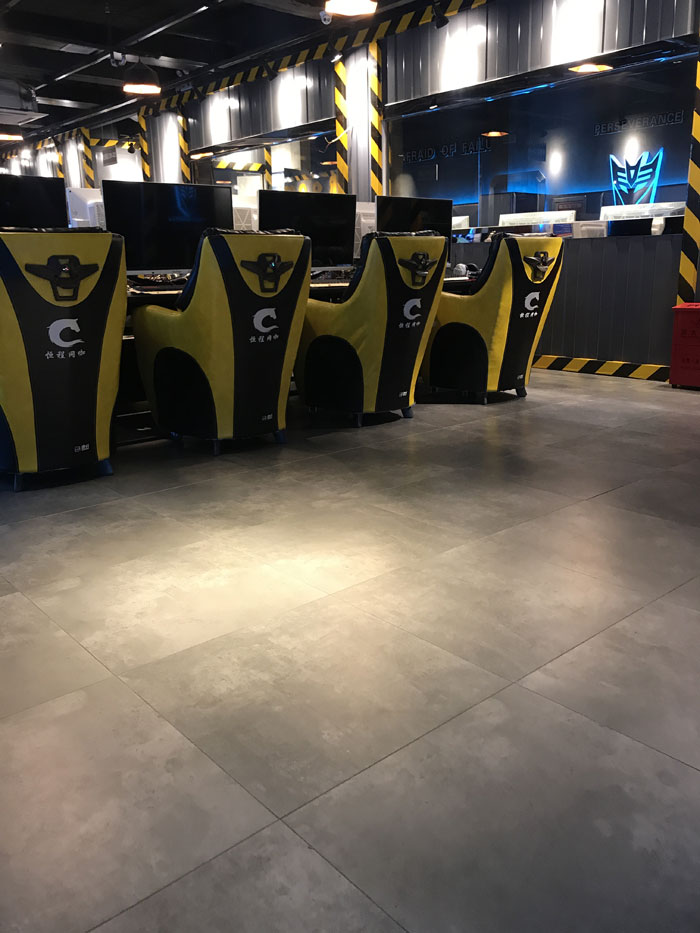 永利yl23455现代仿古砖案例:别说了，，一起去这个1000方的网咖开黑！