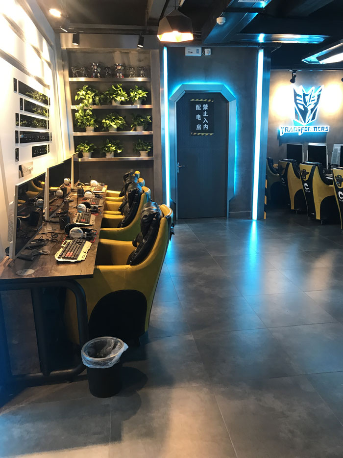 永利yl23455现代仿古砖案例:别说了，，一起去这个1000方的网咖开黑！