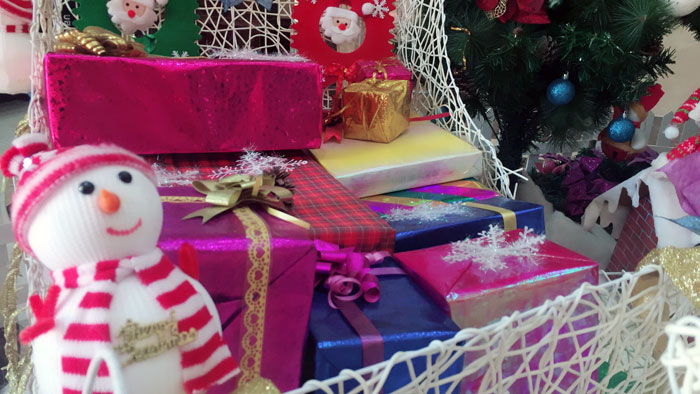 向导，，，，我能说说“别人家公司”的圣诞怎么过的么？？