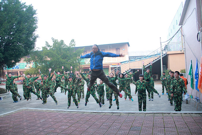 2017年2月13-15日，，，，，，永利yl23455“虎狼道”户外拓展训练圆满竣事