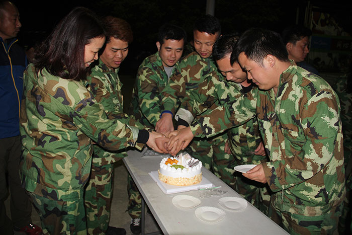 2017年2月13-15日，，，，，，永利yl23455“虎狼道”户外拓展训练圆满竣事