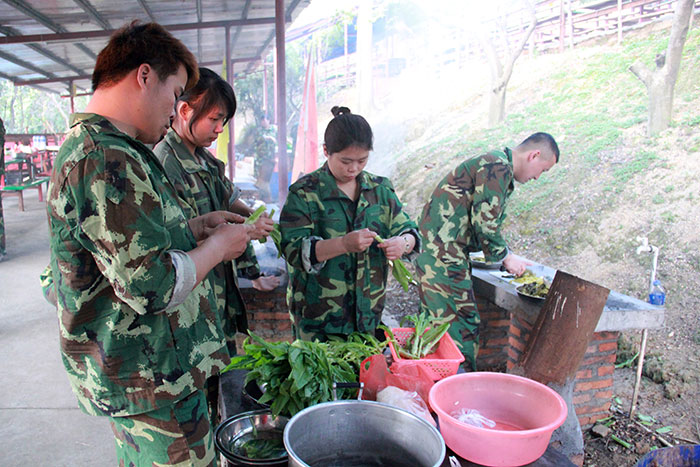 2017年2月13-15日，，，，，，永利yl23455“虎狼道”户外拓展训练圆满竣事